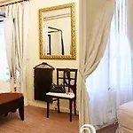 Ascot Opera Hotel